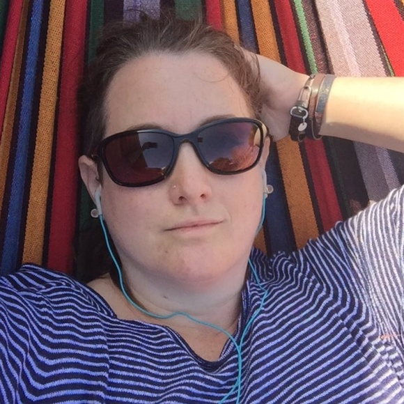 Meet your Posher, Carrie - Picture 1 of 3